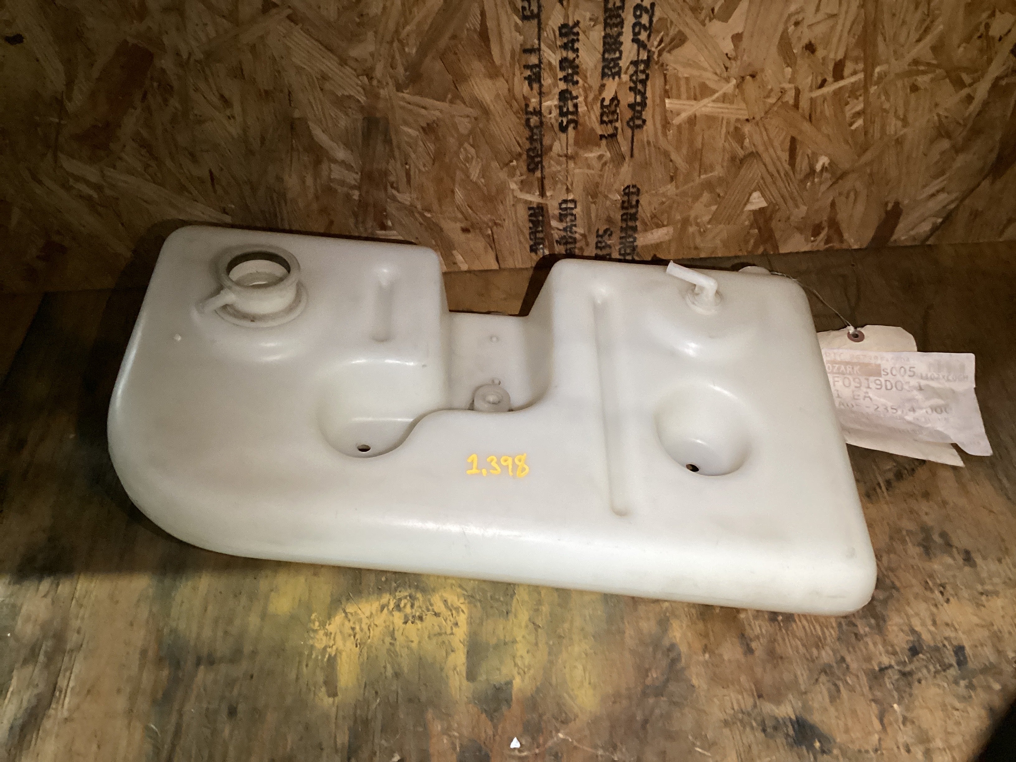 NEW | COOLANT RESERVOIR TANK FREIGHTLINER FLD | SKU1,398