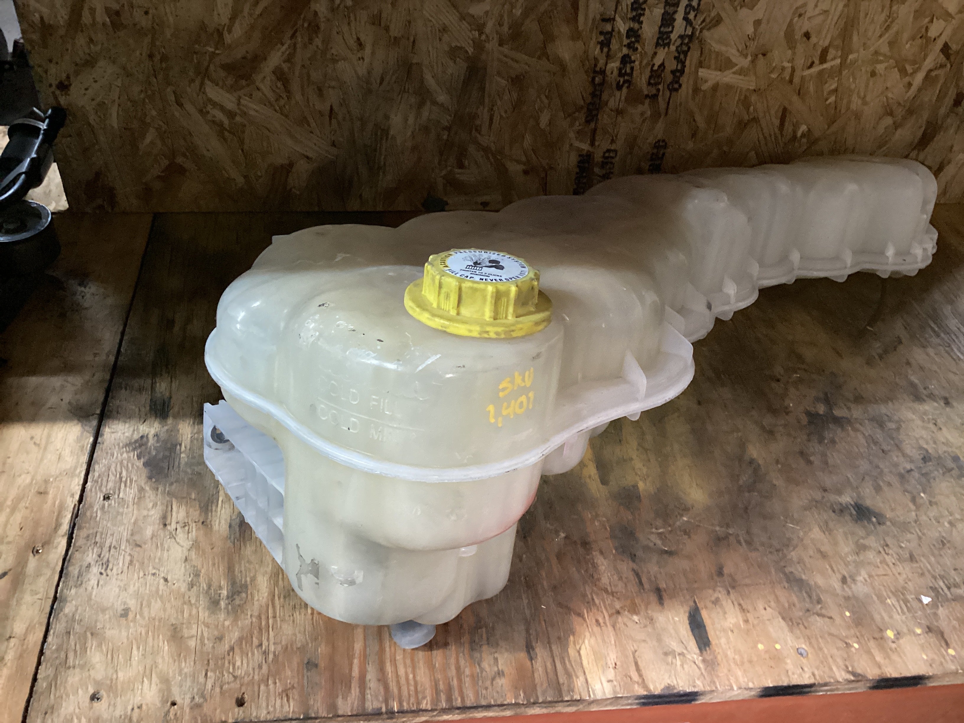 USED | COOLANT RESERVOIR TANK CASCADIA NEW 2020 UP | SKU1,401