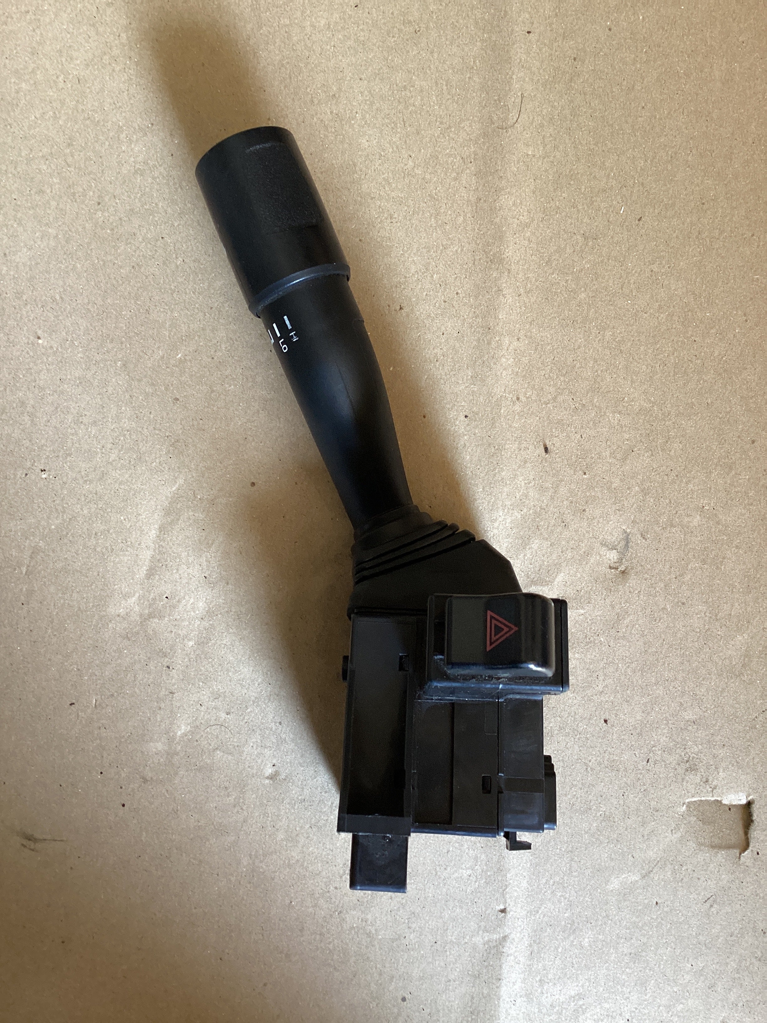 USED | TURN SIGNAL AND WIPER SWITCH INTERNATIONAL | SKU1,627
