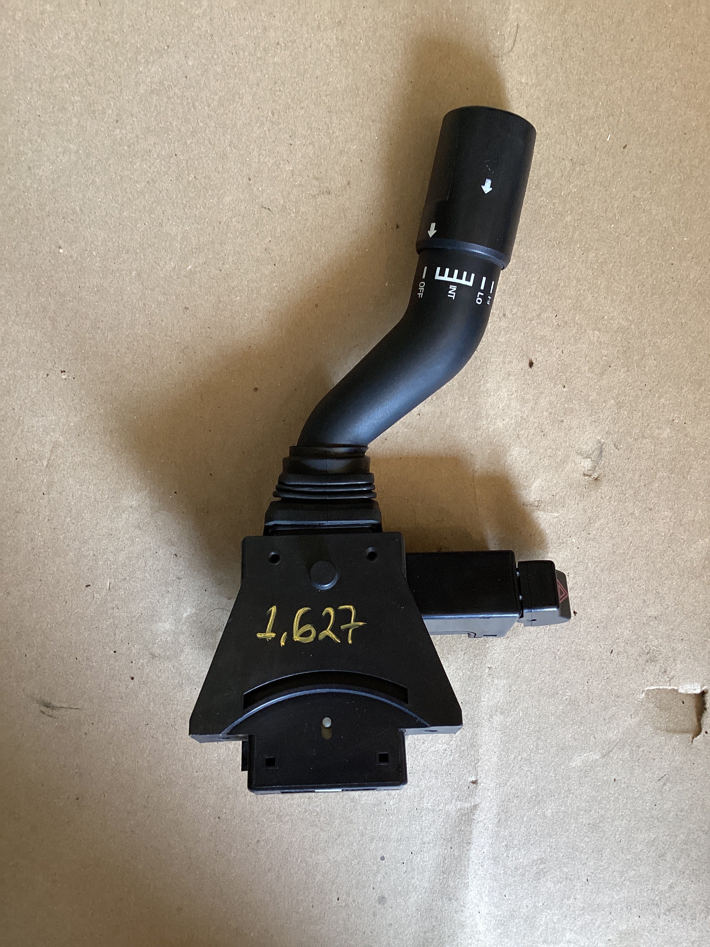 USED | TURN SIGNAL AND WIPER SWITCH INTERNATIONAL | SKU1,627