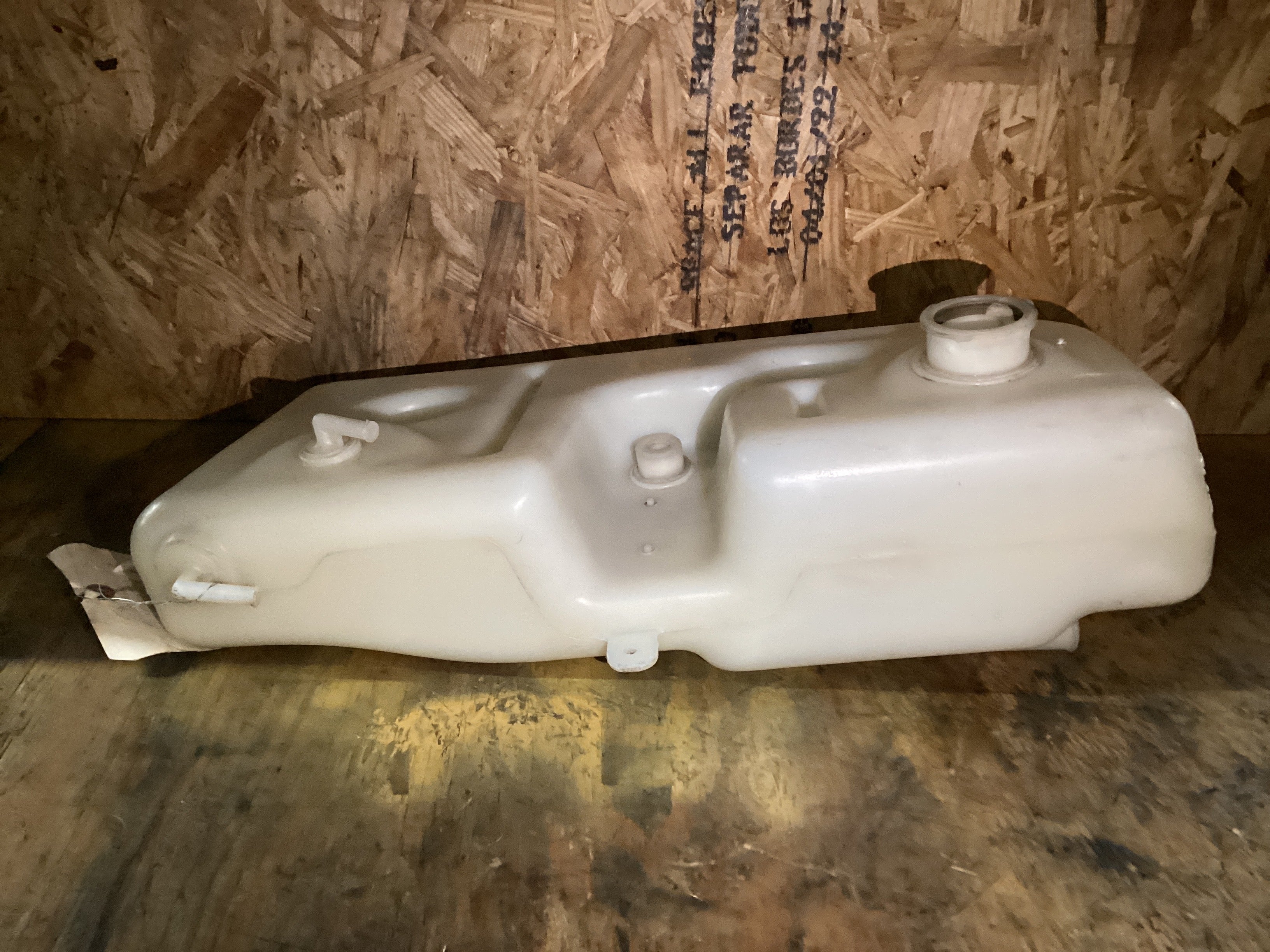 NEW | COOLANT RESERVOIR TANK FREIGHTLINER FLD | SKU1,398