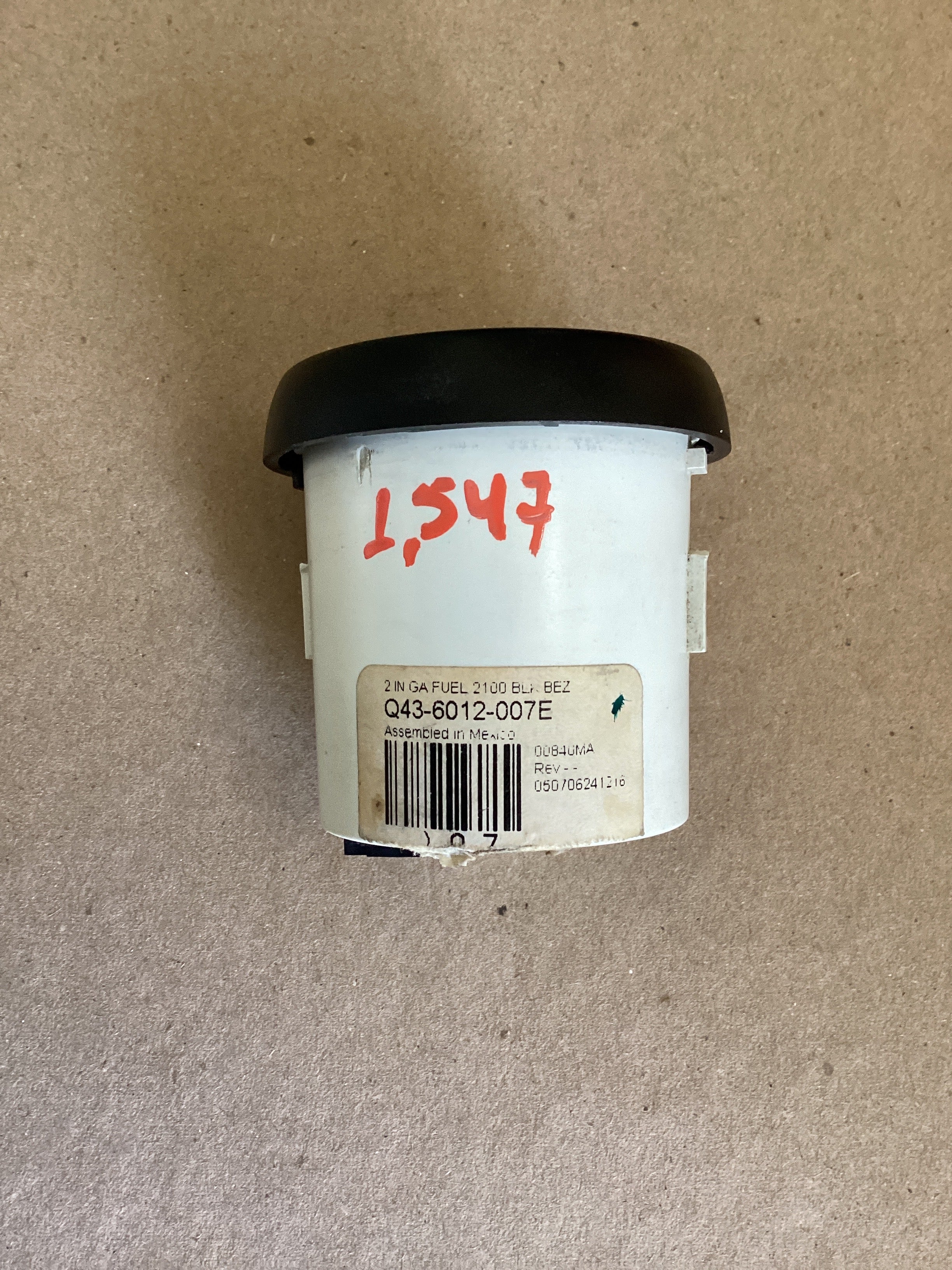 USED | DASHBOARD PANEL FUEL LEVEL GAUGE PETERBILT | SKU1,547