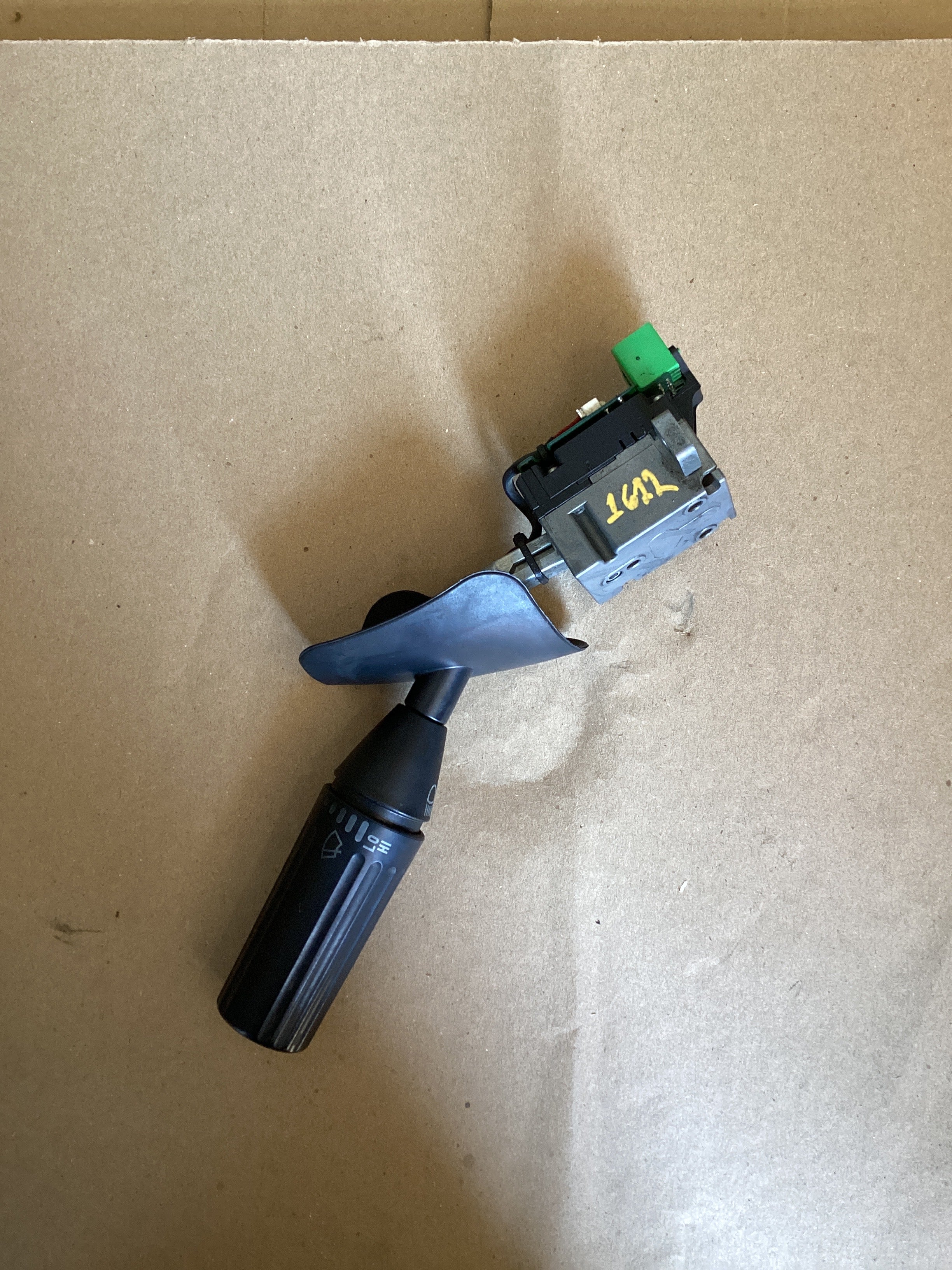 USED | TURN SIGNAL LIGHT AND WIPER SWITCH FREIGHTLINER | SKU1,622