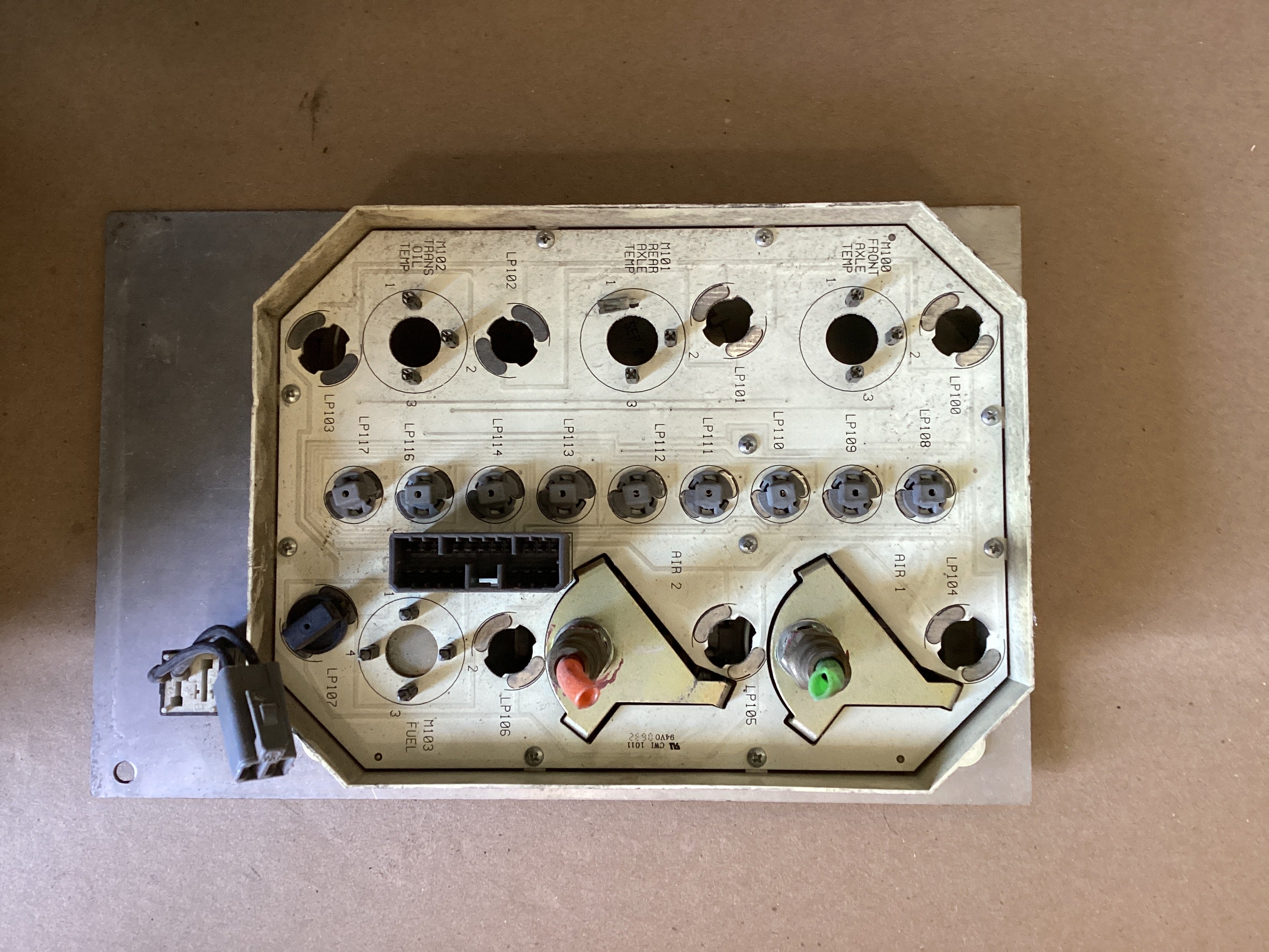 USED | DASHBOARD PANEL AIR PRESSURE PRIMARY PSI / AIR PRESSURE SECONDARY PSI AND FUEL LEVEL GAUGE INTERNATIONAL | SKU1,620