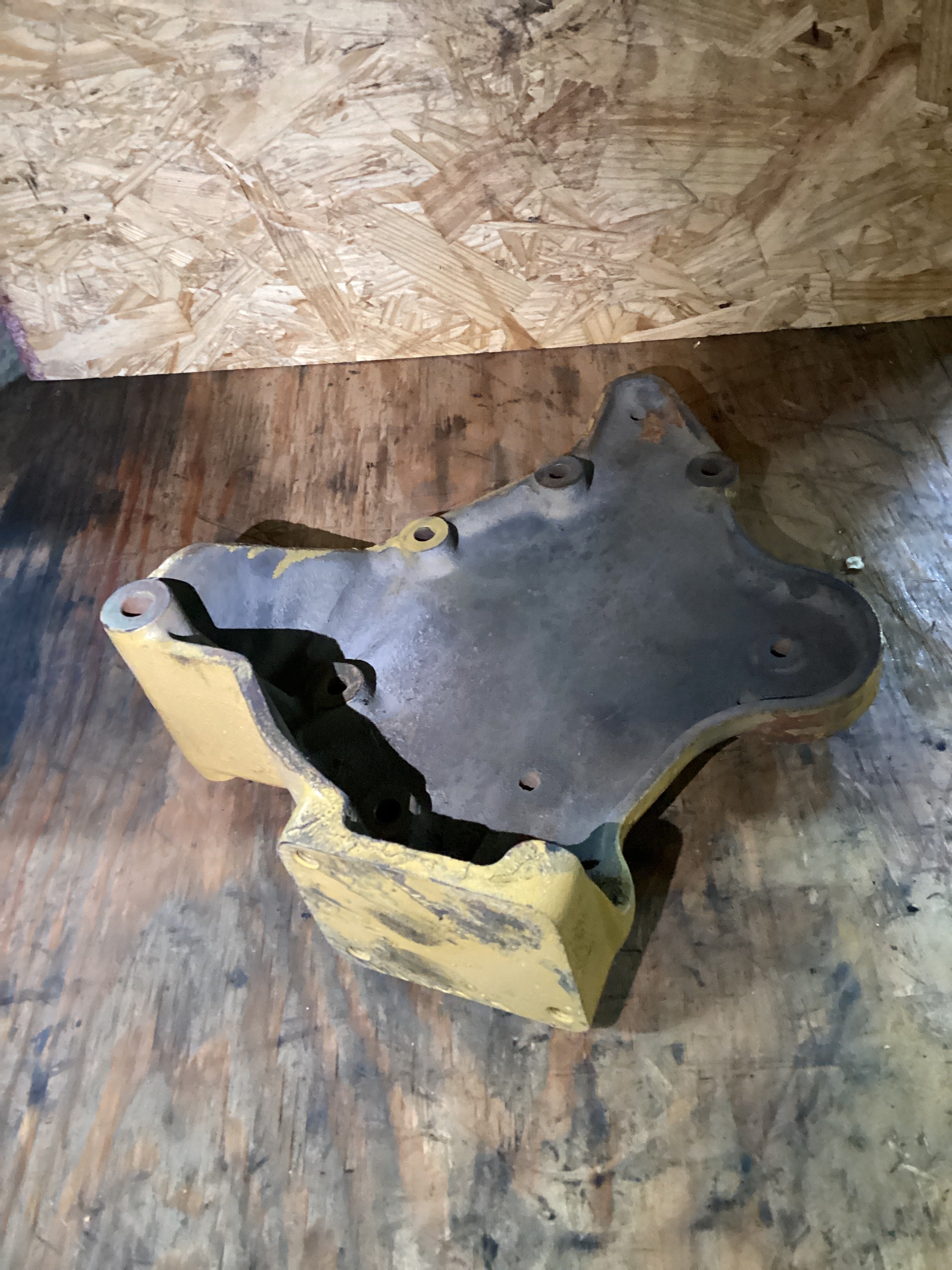 USED | ENGINE ALTERNATOR MOUNTING BRACKET CAT C15 | SKU1,349