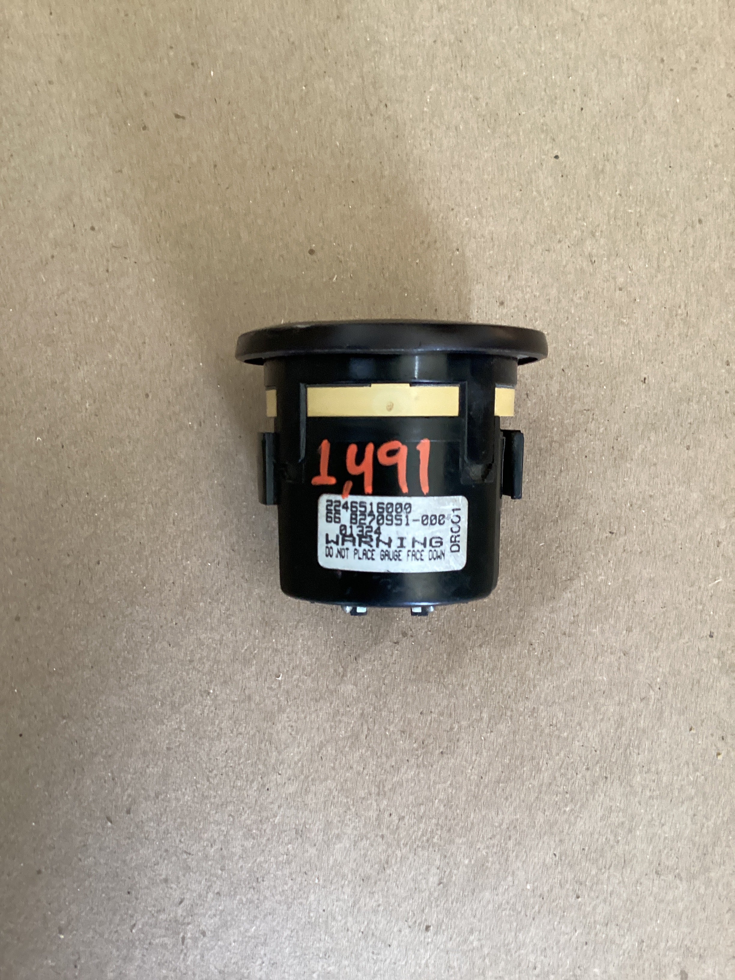 USED | DASHBOARD OIL PRESSURE GAUGE FREIGHTLINER | SKU1,491