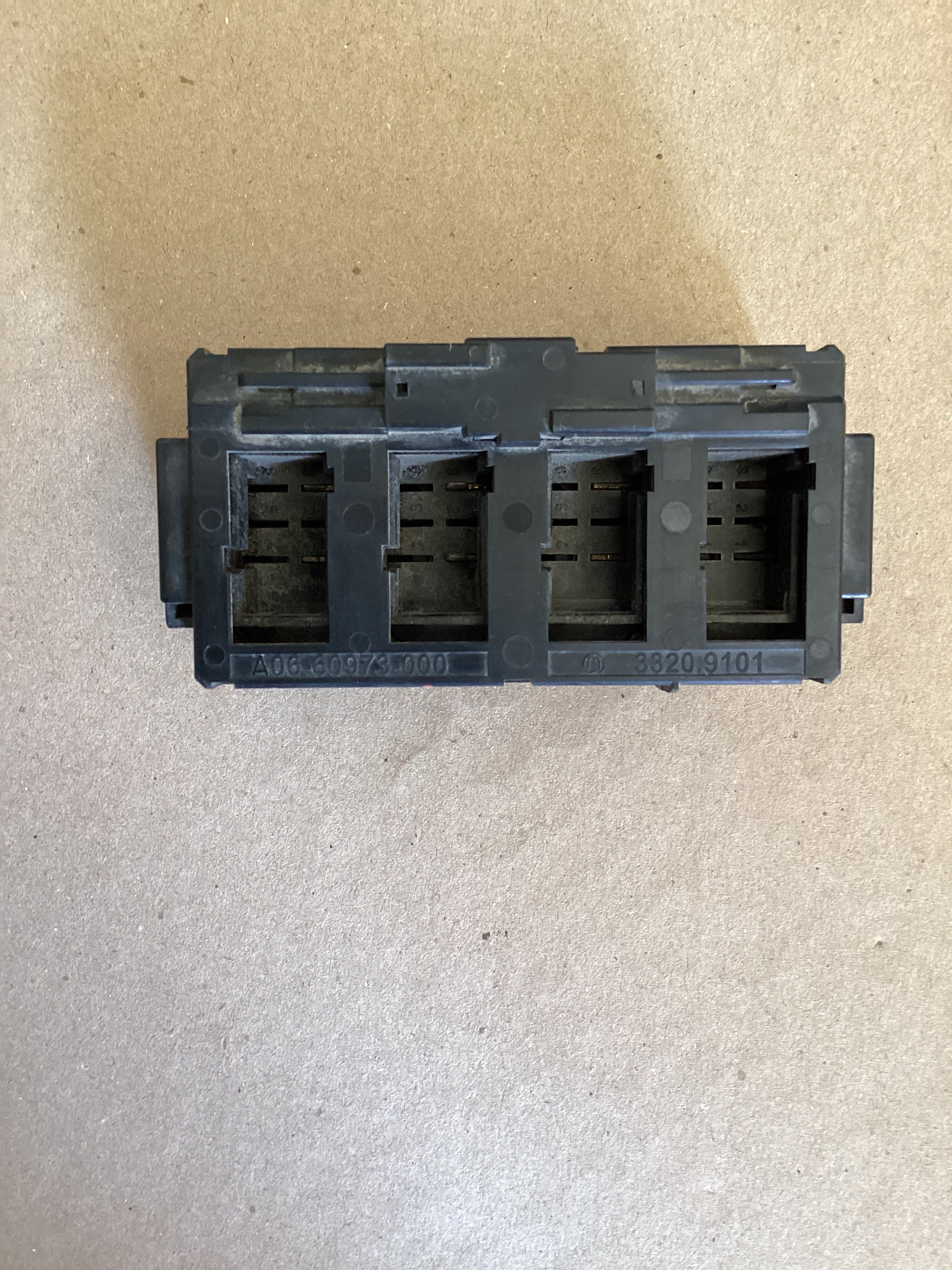 USED | DASHBOARD PANEL SWITCH MODULE FREIGHTLINER | SKU1,519