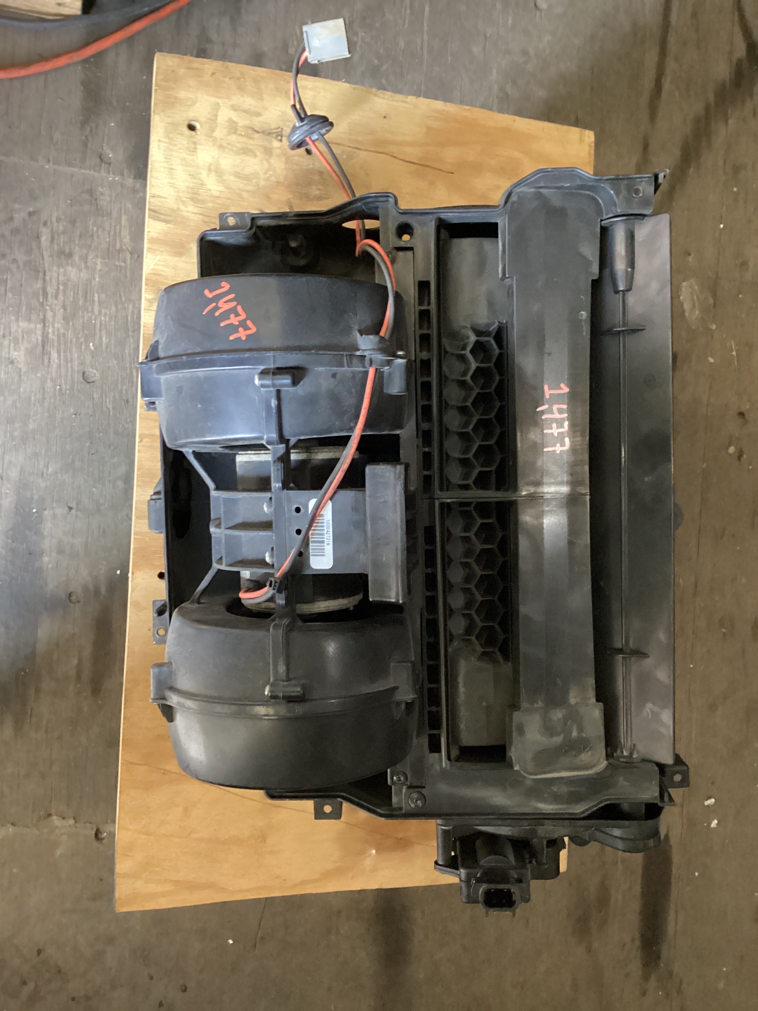 USED | A/C BLOWER MOTOR AND BOX ASSEMBLY INTERNATIONAL | SKU1,477