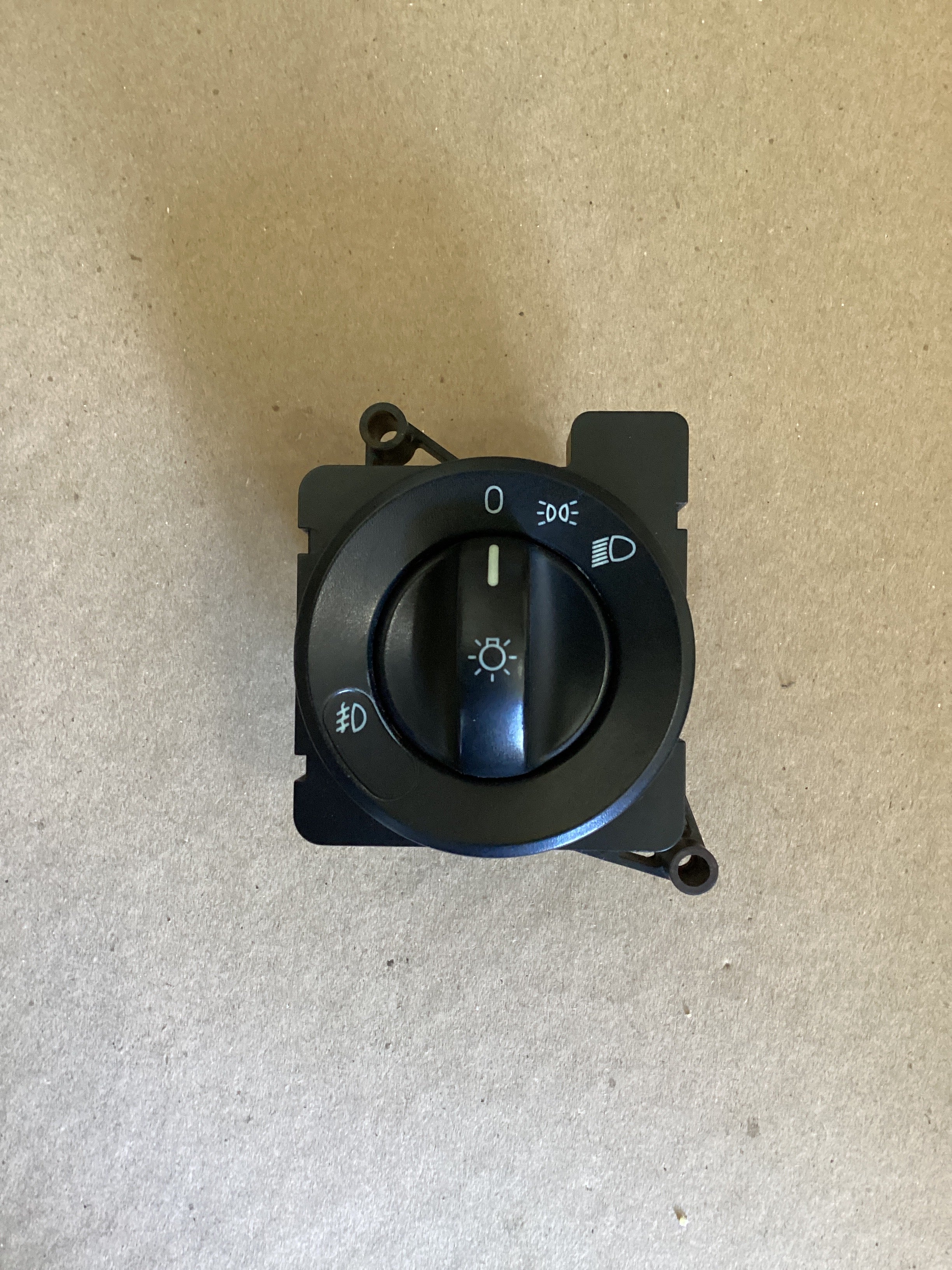 USED | DASHBOARD HEADLIGHTS SWITCH FREIGHTLINER CASCADIA | SKU1,528