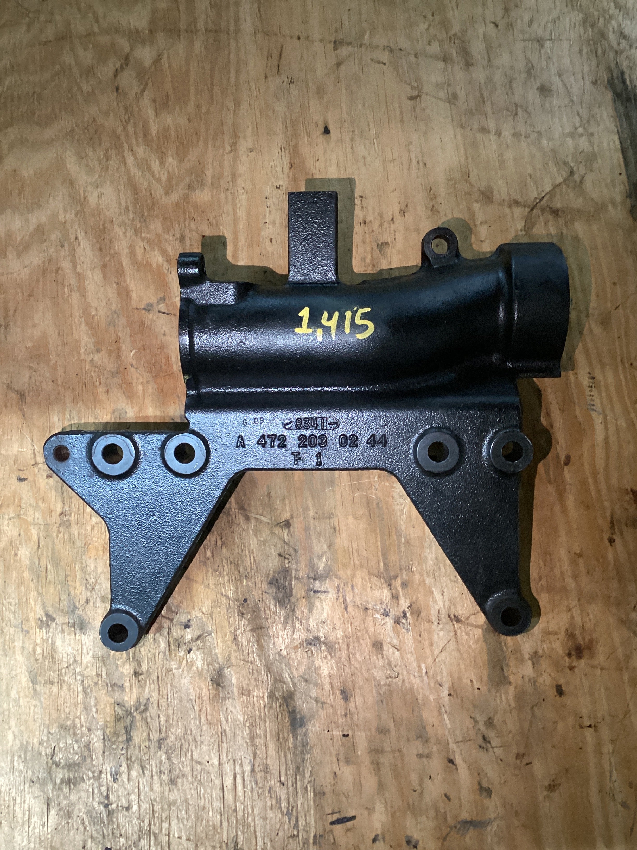 NEW | ENGINE EXHAUST PIPE BRACKET DETROIT DD15 | SKU1,415