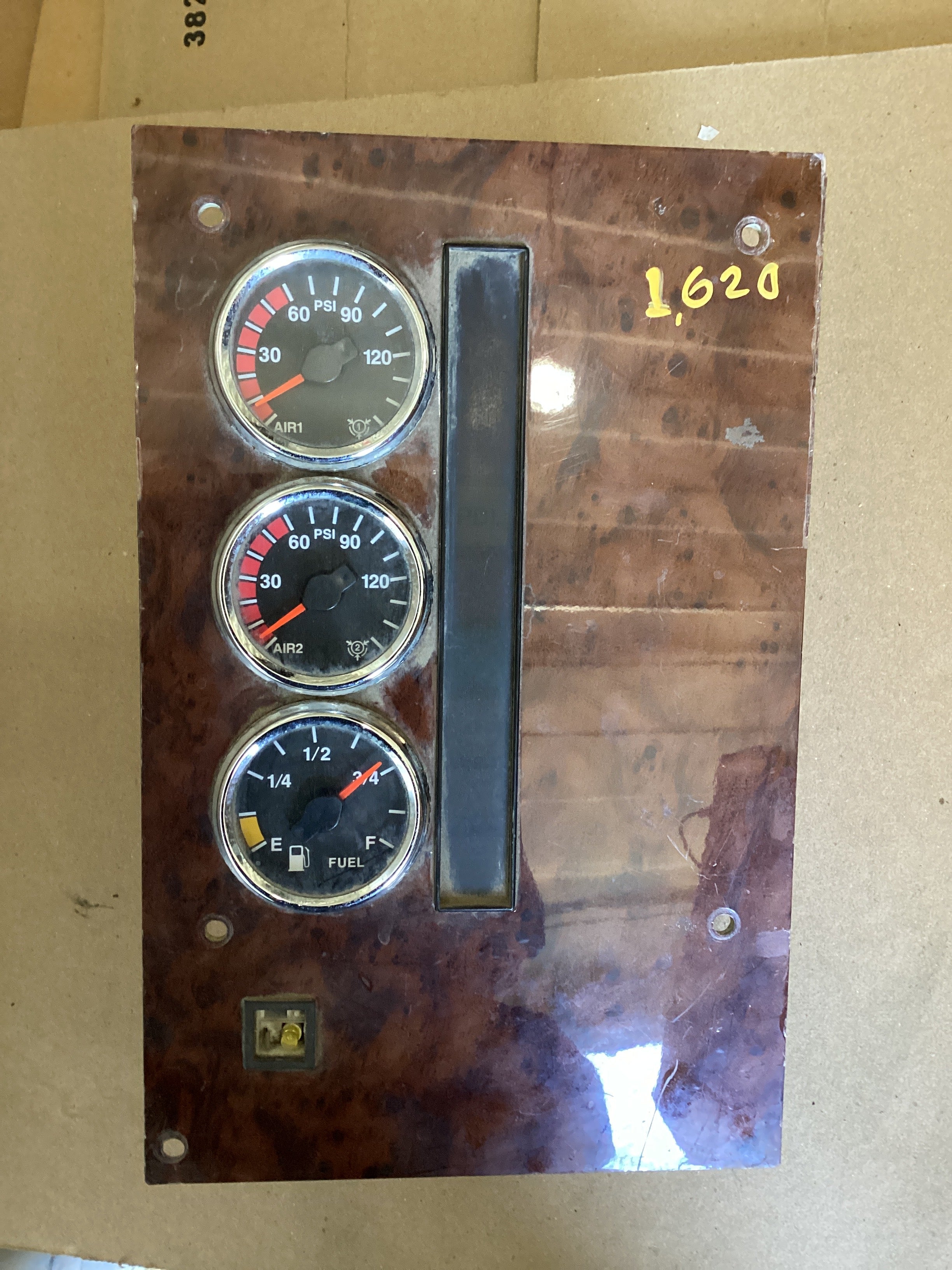 USED | DASHBOARD PANEL AIR PRESSURE PRIMARY PSI / AIR PRESSURE SECONDARY PSI AND FUEL LEVEL GAUGE INTERNATIONAL | SKU1,620