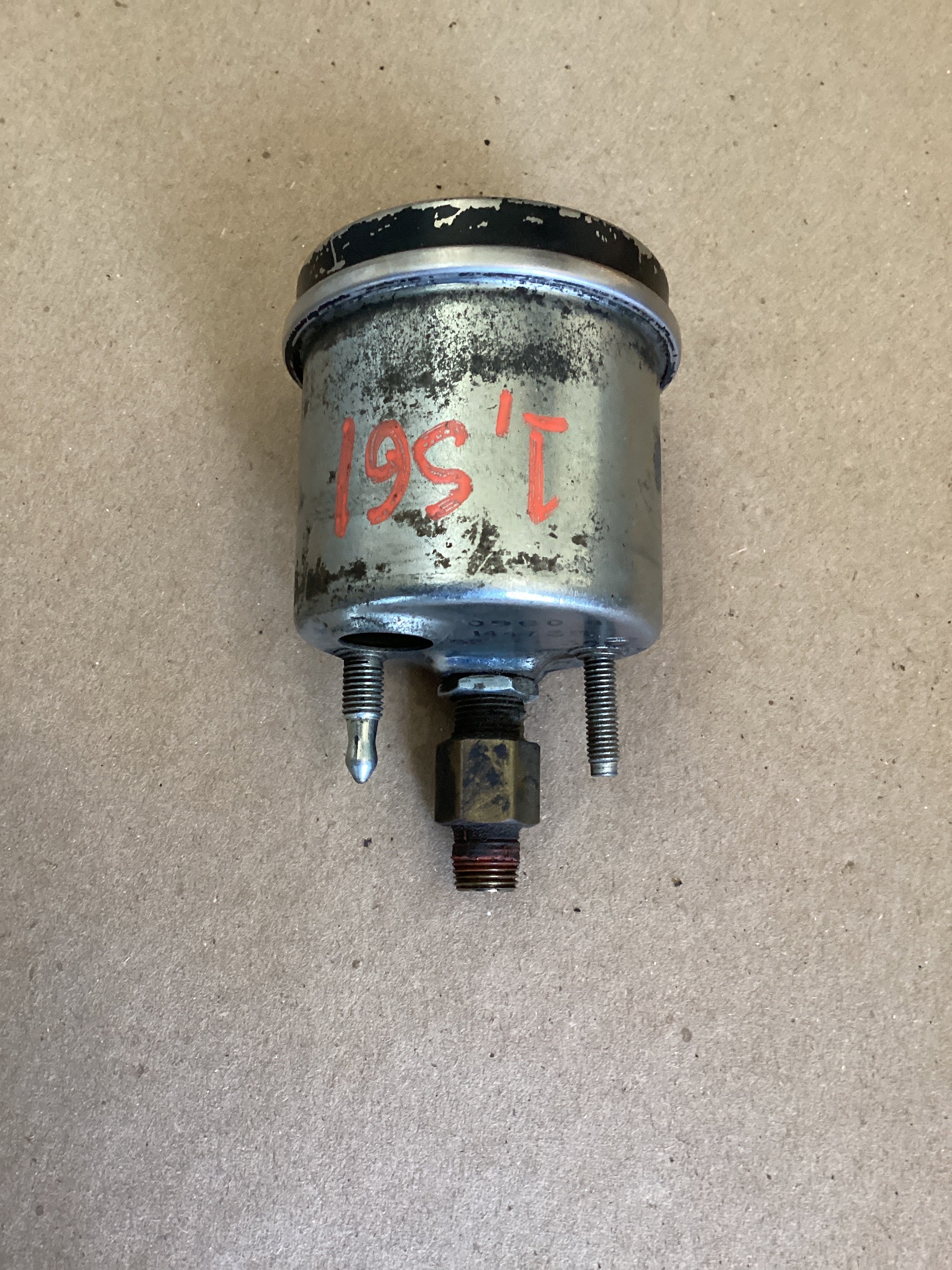 USED | DASHBOARD PANEL PSI OIL PRESSURE GAUGE KENWORTH | SKU1,561