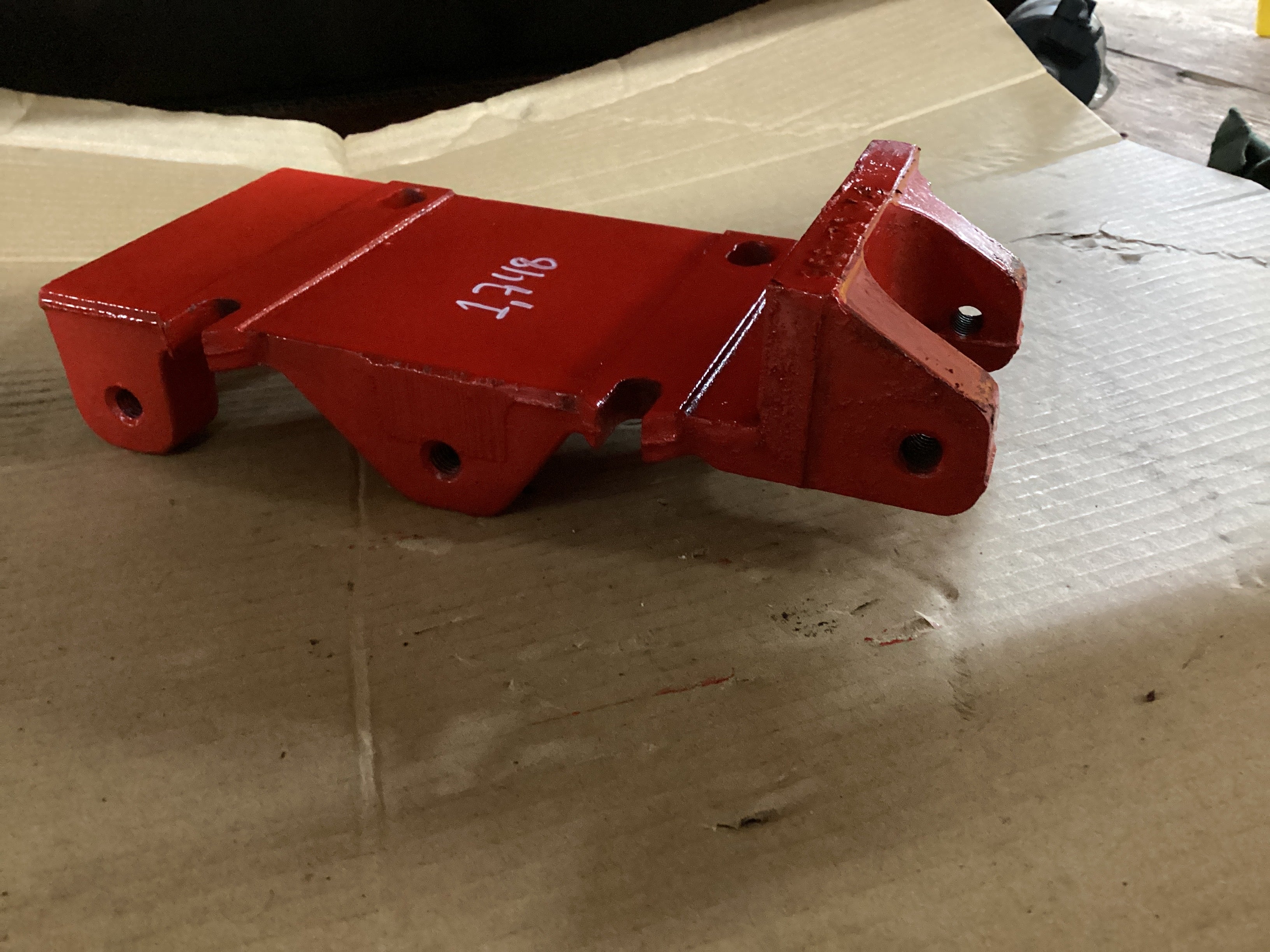 USED | ENGINE A/C COMPRESSOR MOUNTING SUPPORT BRACKET CUMMINS ISX | SKU1,748