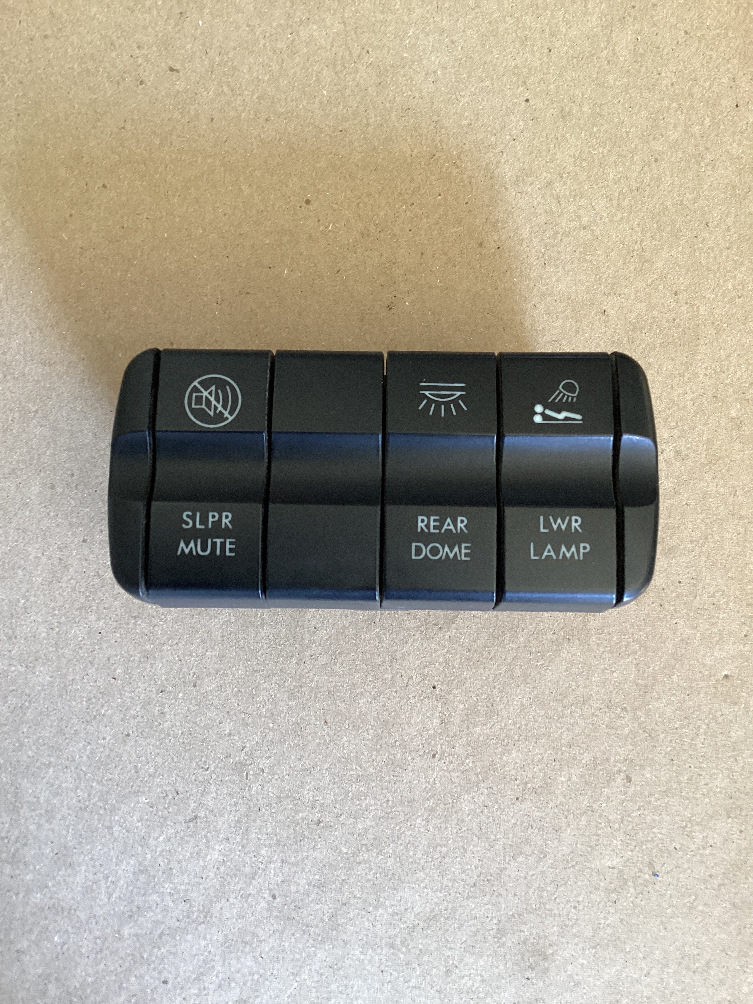 USED | DASHBOARD P3 SECONDARY ROCKER SWITCH PANEL FREIGHTLINER | SKU1,515