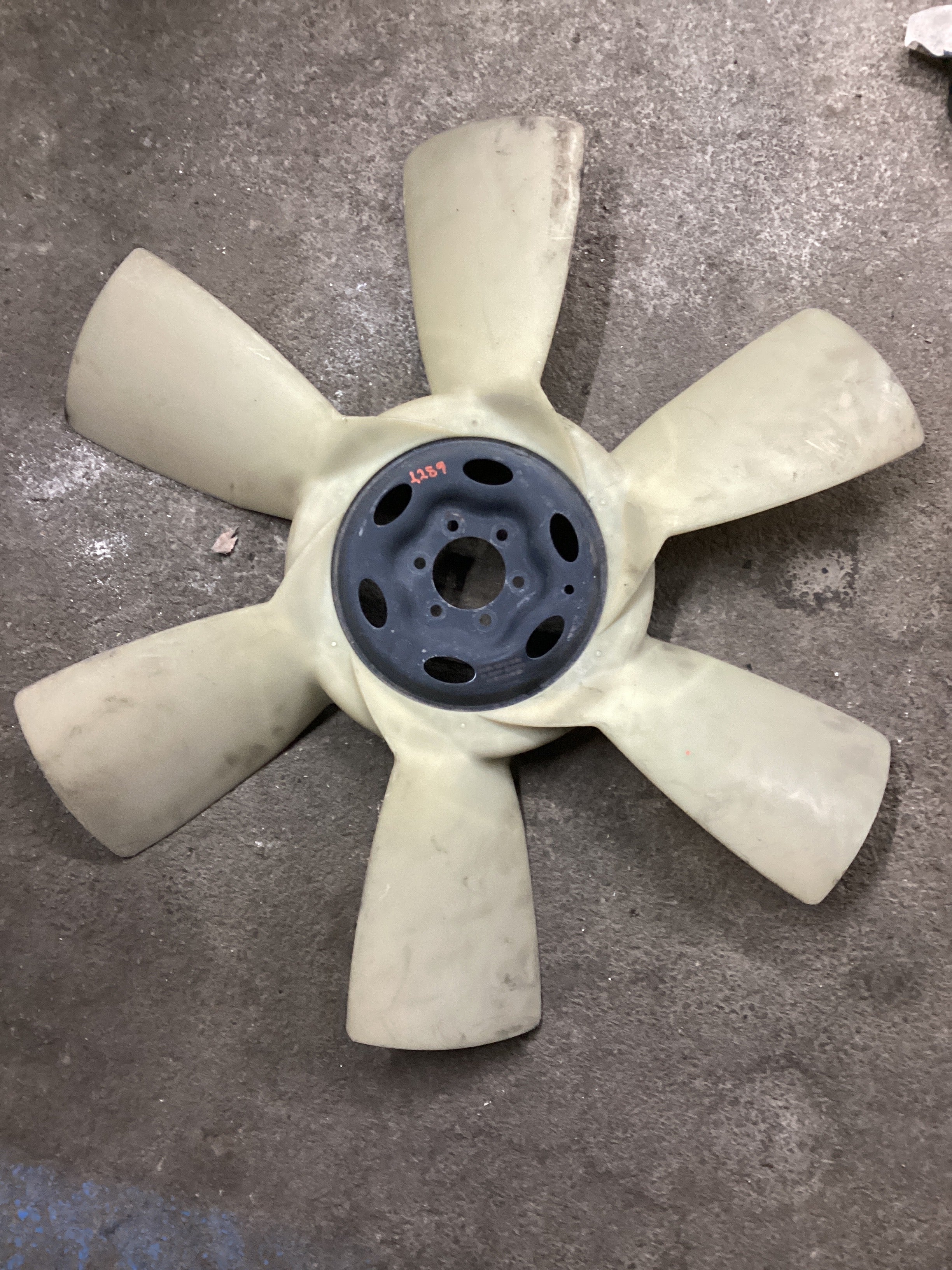 USED | ENGINE FAN BLADE CASCADIA | SKU1,259
