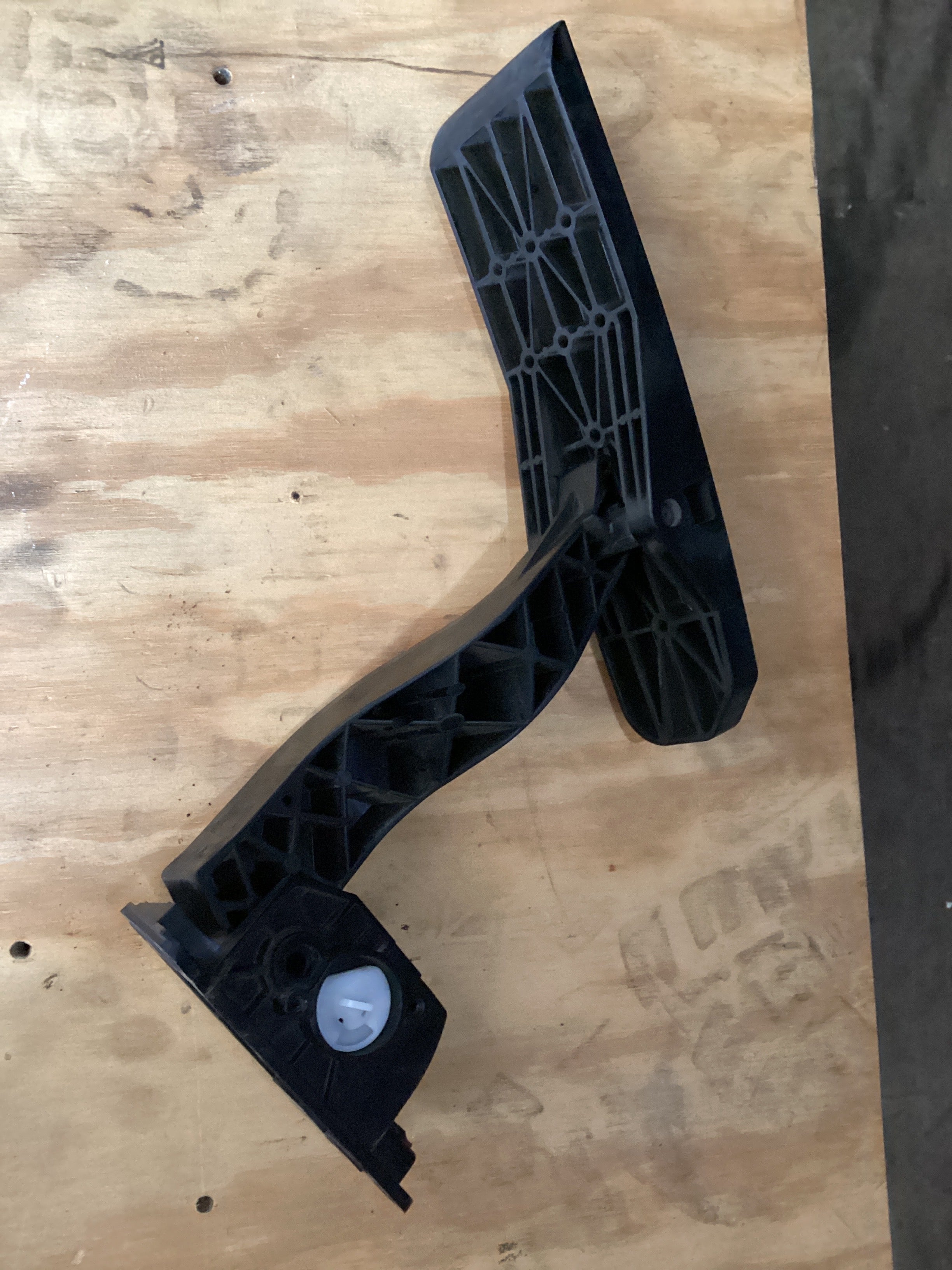 USED | ACCELERATOR PEDAL ASSEMBLY FREIGHTLINER CASCADIA | SKU1,470