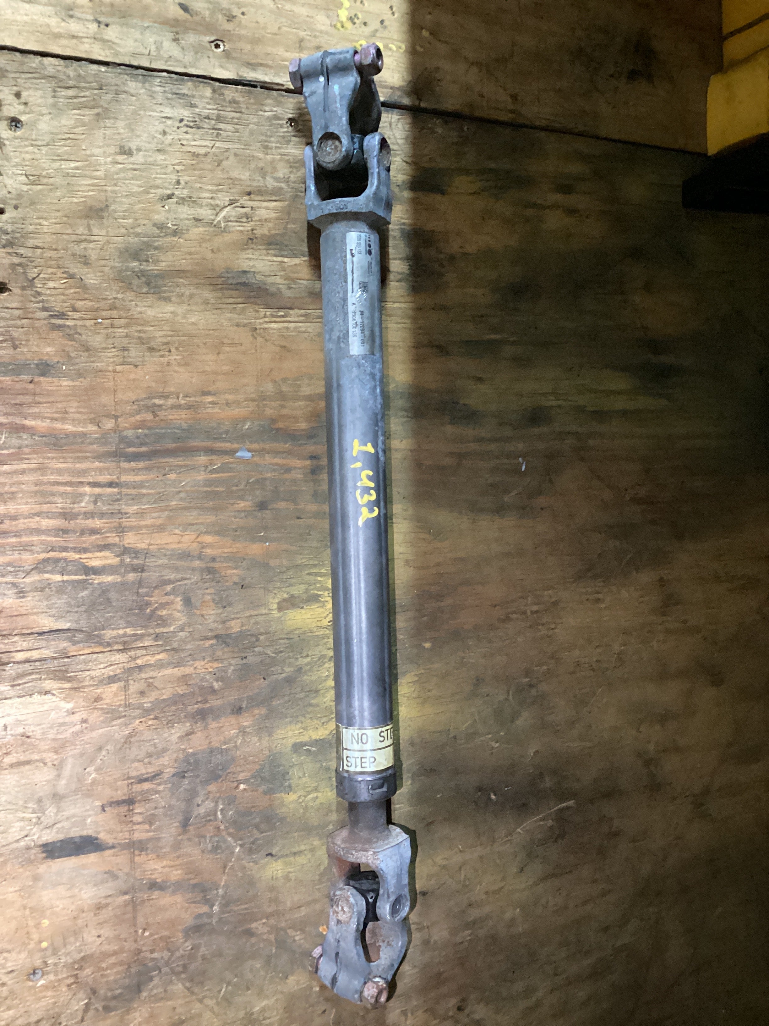 USED | STEERING COLUMN SHAFT FREIGHTLINER CASCADIA | SKU1,432