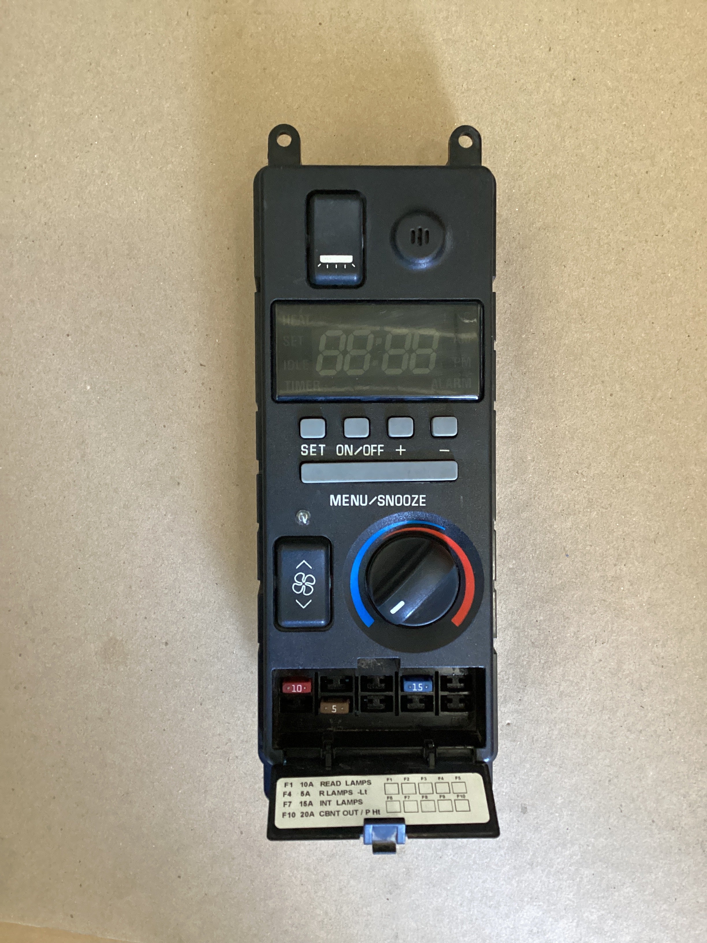 USED | A/C REAR SLEEPER CLIMATE TEMPERATURE  CONTROL UNIT VOLVO | SKU1,527