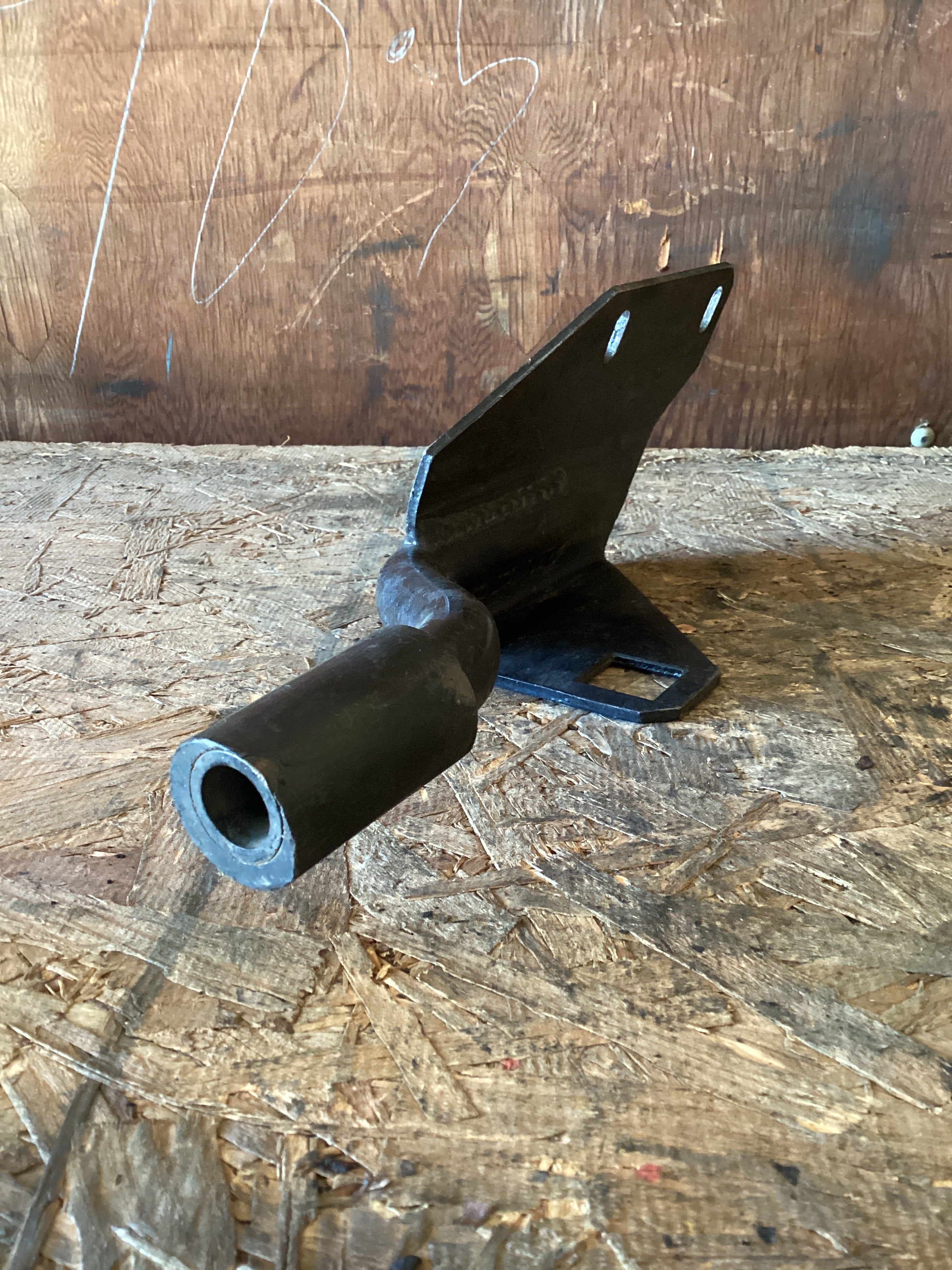 USED | FAIRING SUPPORT BRACKET KENWORTH | SKU1,043